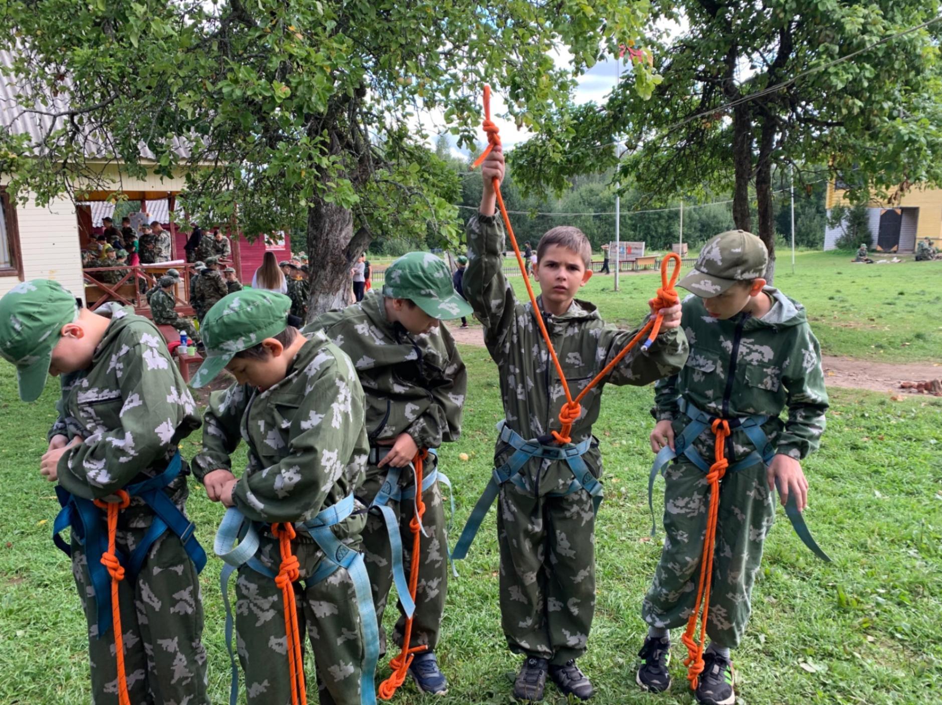 Тринадцать тысяч московских школьников посетят военные лагеря